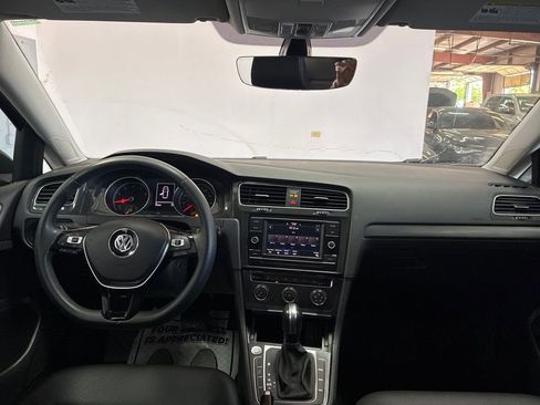 Used 2020 Volkswagen Golf 4-Door FWD image 18