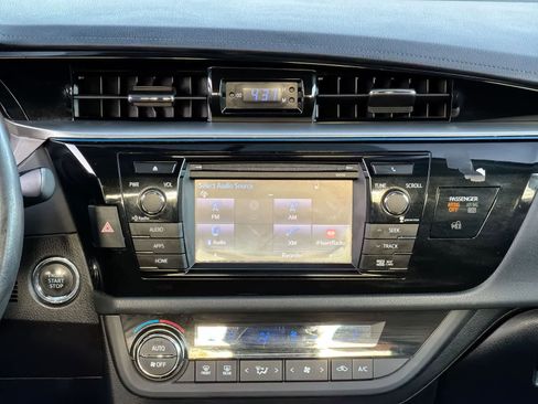 Used 2015 Toyota Corolla S Premium image 29