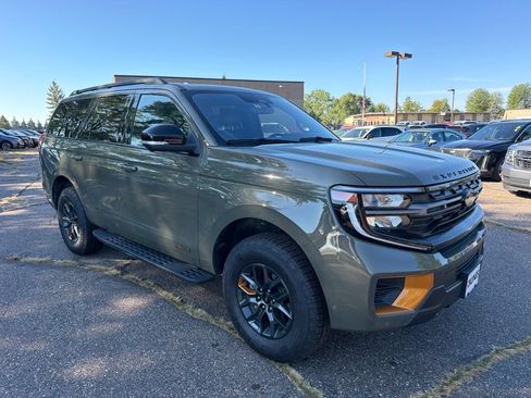 Used 2025 Ford Expedition Tremor AWD/4WD image 3