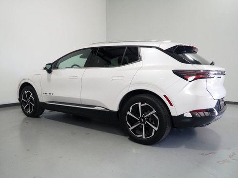 Used 2024 Chevrolet Equinox EV FWD LT w/ 2LT image 7
