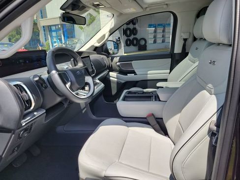 Certified 2025 Ford Expedition Platinum w/ Platinum Ultimate Package AWD/4WD image 20