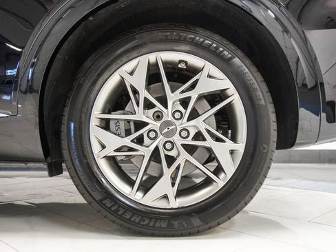 Used 2025 Genesis GV70 2.5T AWD/4WD image 36