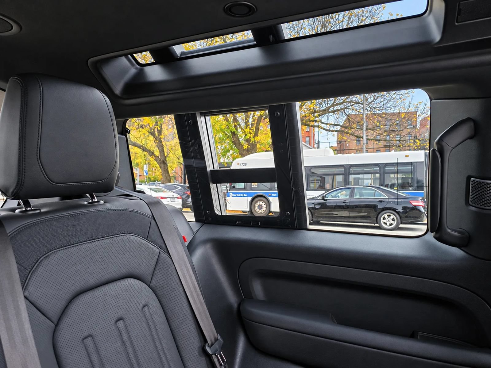 Used 2022 Land Rover Defender 90 X-Dynamic HSE AWD/4WD image 54