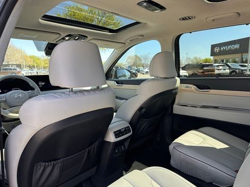 Used 2025 Hyundai Palisade Limited image 19