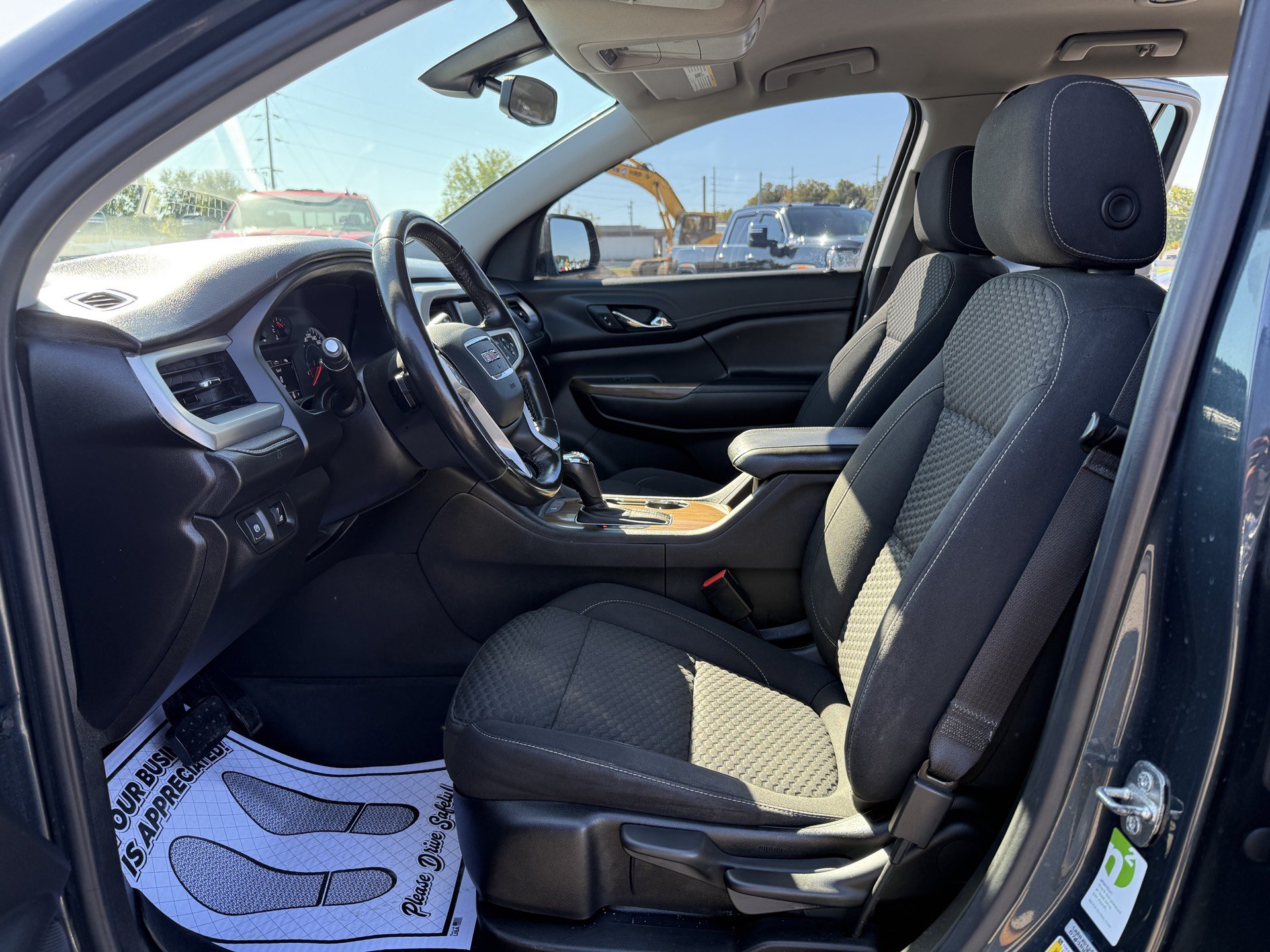 Used 2019 GMC Acadia SLE w/ LPO, Black Accent Package FWD image 26