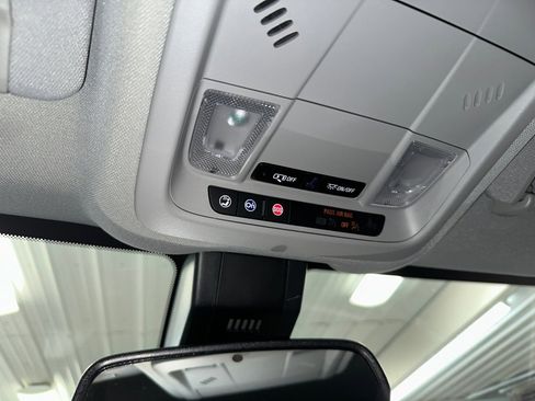 Used 2022 GMC Terrain SLE w/ Driver Convenience Package image 15