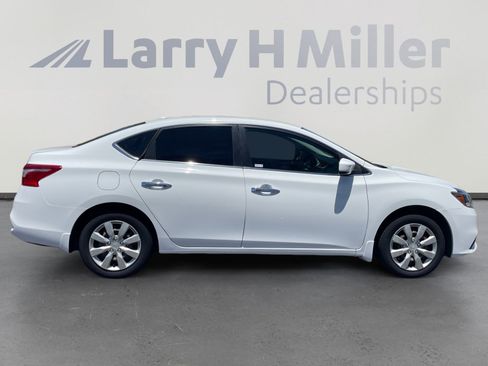 Used 2017 Nissan Sentra SV FWD image 6