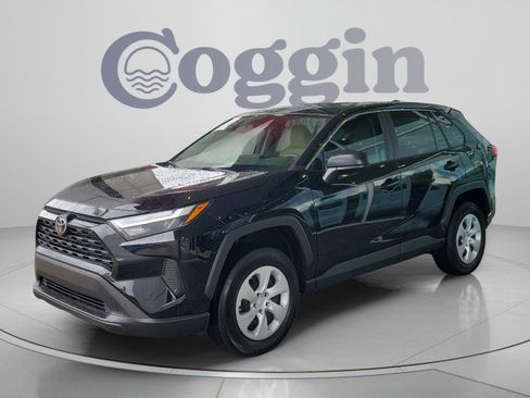 Used 2025 Toyota RAV4 LE FWD image 1