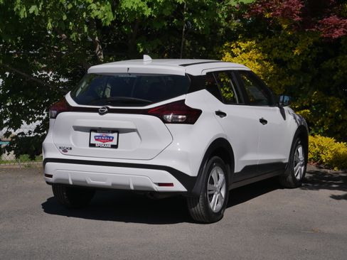 Certified 2024 Nissan Kicks S FWD image 19