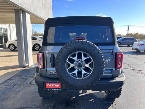 Used 2024 Ford Bronco Badlands image 3