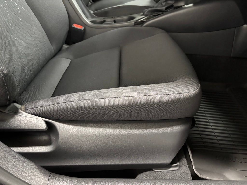 Used 2026 Toyota Corolla LE FWD image 56