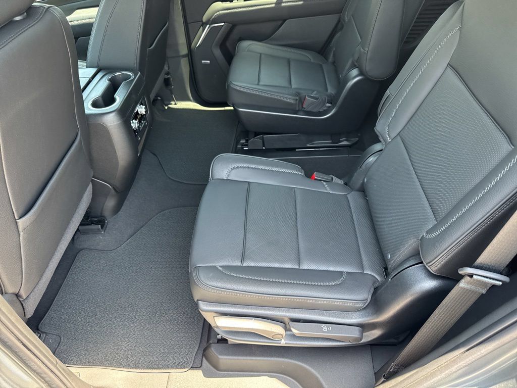 Used 2022 GMC Yukon Denali RWD image 28