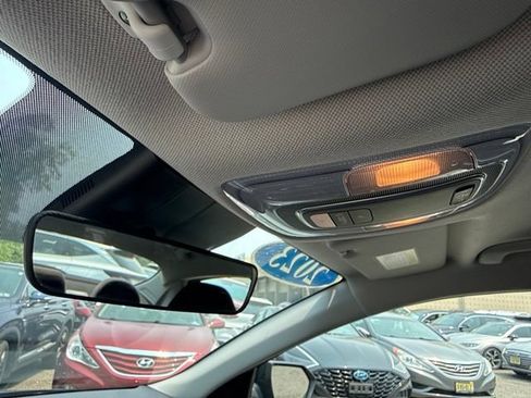 Used 2023 Hyundai Elantra SEL FWD image 39