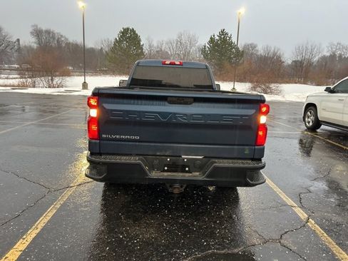 Used 2021 Chevrolet Silverado 1500 W/T w/ WT Value Package image 3