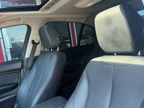 Used 2018 BMW 320i 320i Sedan 4D image 6