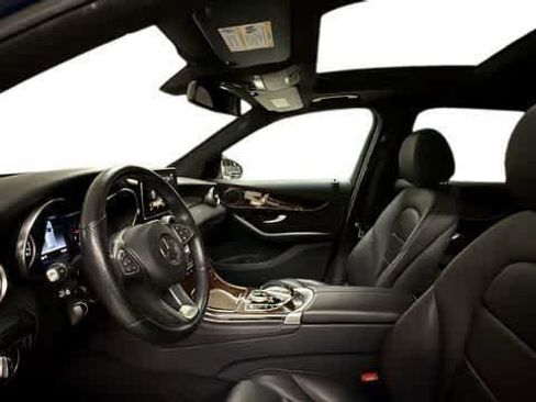 Used 2018 Mercedes-Benz GLC 300 4MATIC image 4