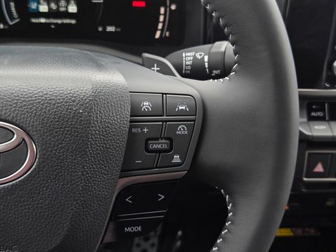 Used 2026 Toyota Camry SE w/ Convenience Package FWD image 18
