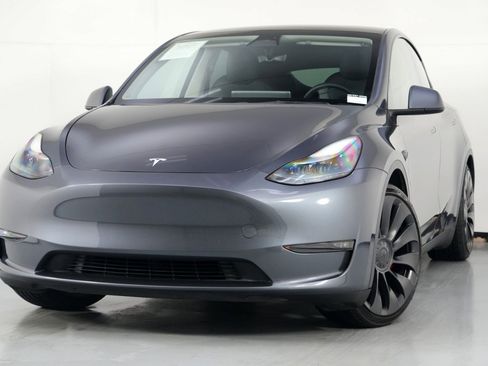 Used 2023 Tesla Model Y Performance image 3