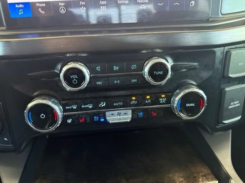 Used 2023 Ford F250 Lariat w/ Sport Appearance Package AWD/4WD image 24