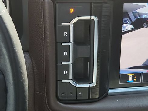 Used 2021 GMC Yukon Denali w/ Denali Premium Package RWD image 16