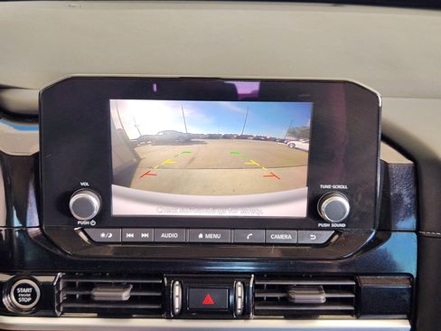 Used 2022 Nissan Pathfinder SV image 19