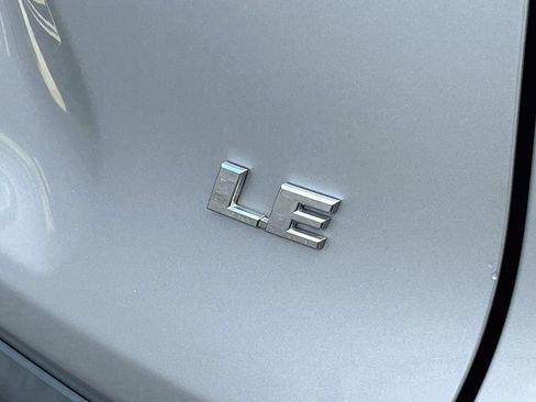 Used 2021 Toyota RAV4 LE FWD image 28