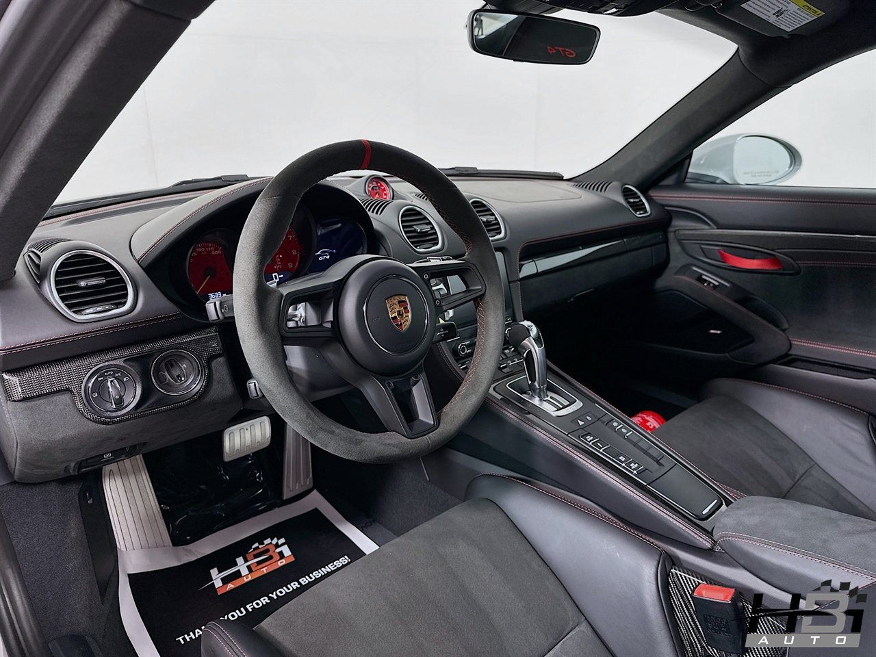 Used 2022 Porsche 718 Cayman GT4 RWD image 9