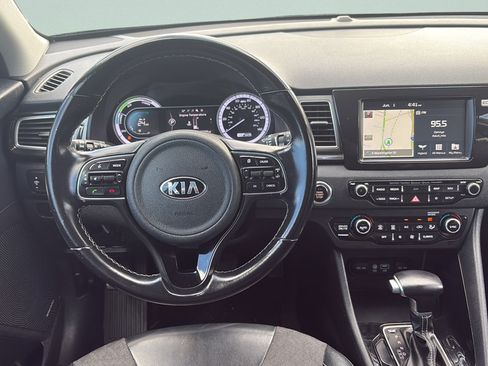 Used 2019 Kia Niro S Touring FWD image 11