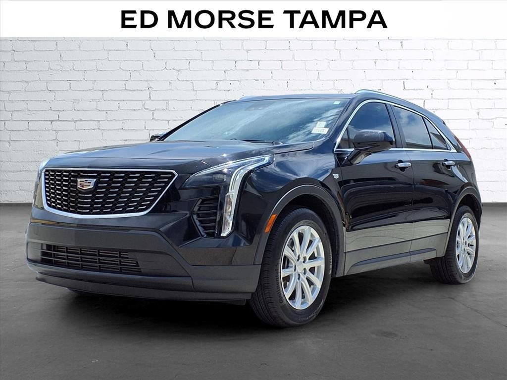 Used 2022 Cadillac XT4 Luxury w/ Cold Weather Package FWD image 1