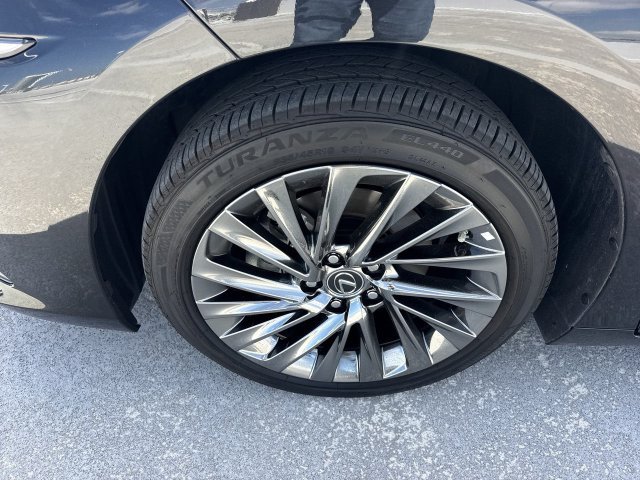 Certified 2025 Lexus ES 350 w/ Technology Package FWD image 10