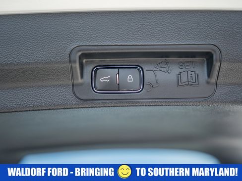 Used 2022 Ford Explorer XLT w/ Equipment Group 202A AWD/4WD image 12