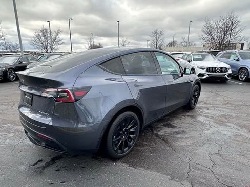 Used 2023 Tesla Model Y Long Range image 8