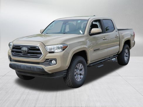 Certified 2019 Toyota Tacoma SR5 AWD/4WD image 3