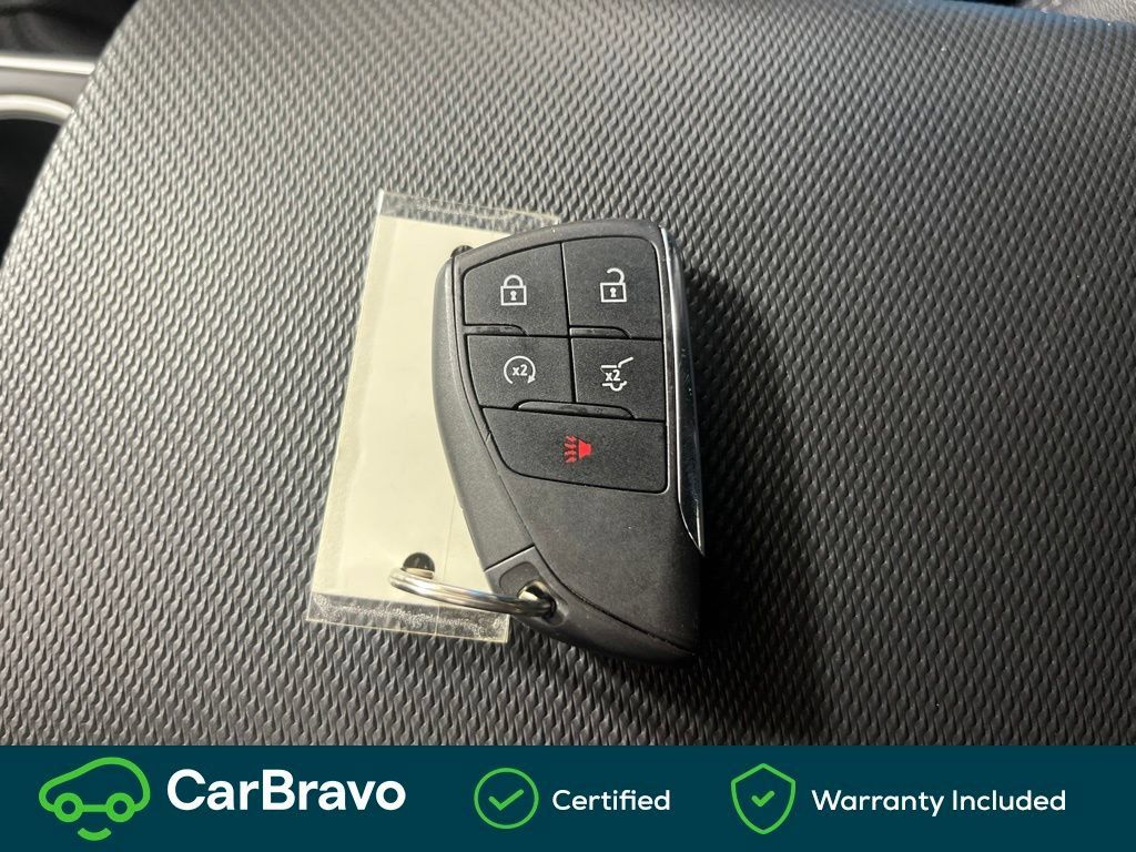Used 2025 Chevrolet Equinox LT w/ Convenience Package II AWD/4WD image 32