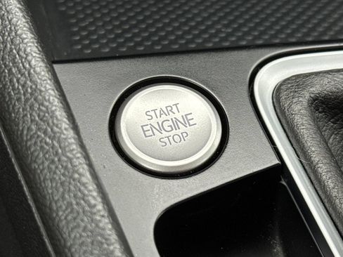 Used 2024 Volkswagen Jetta SE FWD image 22