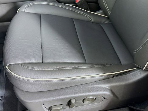 New 2025 Chevrolet Suburban Premier image 19