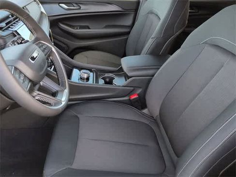 New 2025 Jeep Grand Cherokee Laredo X image 15