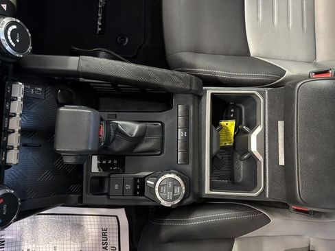 Used 2024 Toyota Tacoma TRD Sport image 30