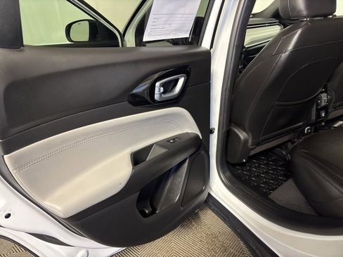 Certified 2024 Jeep Compass Limited image 24