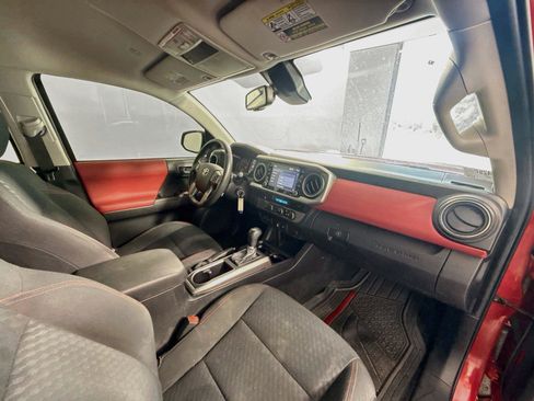 Used 2022 Toyota Tacoma SR5 w/ Technology Package RWD image 13