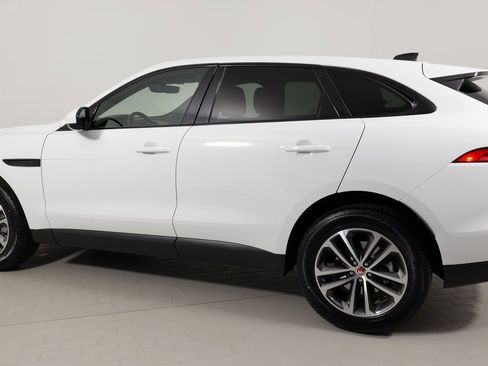 Used 2020 Jaguar F-PACE Premium image 28