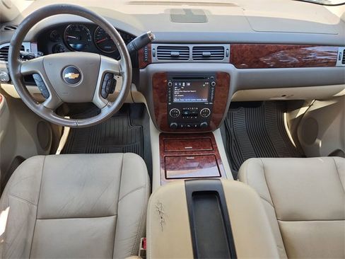 Certified 2013 Chevrolet Suburban LTZ image 20