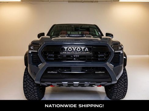 Used 2025 Toyota Tacoma TRD Pro AWD/4WD image 4