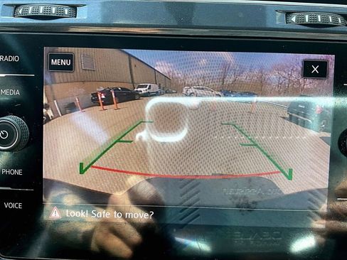 Used 2018 Volkswagen Golf Alltrack SE image 17