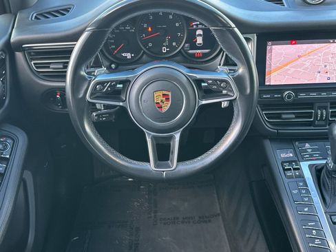 Used 2021 Porsche Macan image 14
