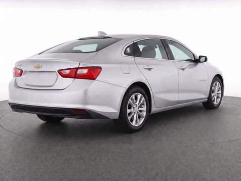 Used 2017 Chevrolet Malibu LT FWD image 9