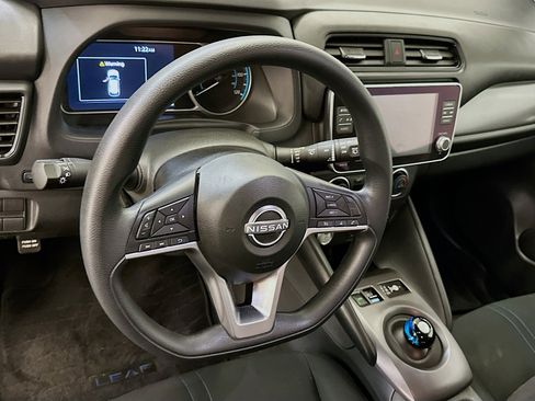 Used 2024 Nissan Leaf S image 18