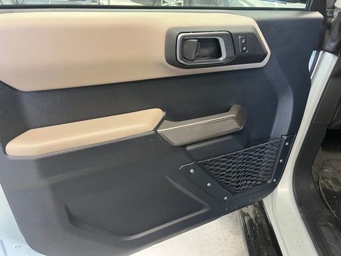 Used 2023 Ford Bronco Wildtrak image 10