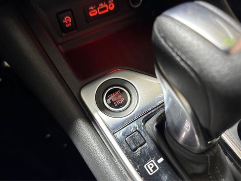 Used 2025 Nissan Sentra SV FWD image 32