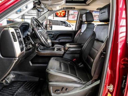 Used 2019 GMC Sierra 2500 Denali w/ Duramax Plus Package image 5